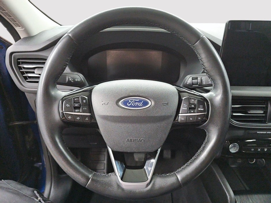 Ford Escape PHEV // ESCAPE // FORD 2023-11