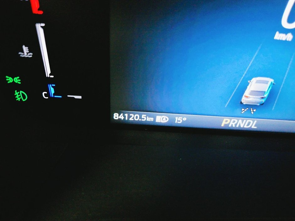 Ford Escape PHEV // ESCAPE // FORD 2023-12