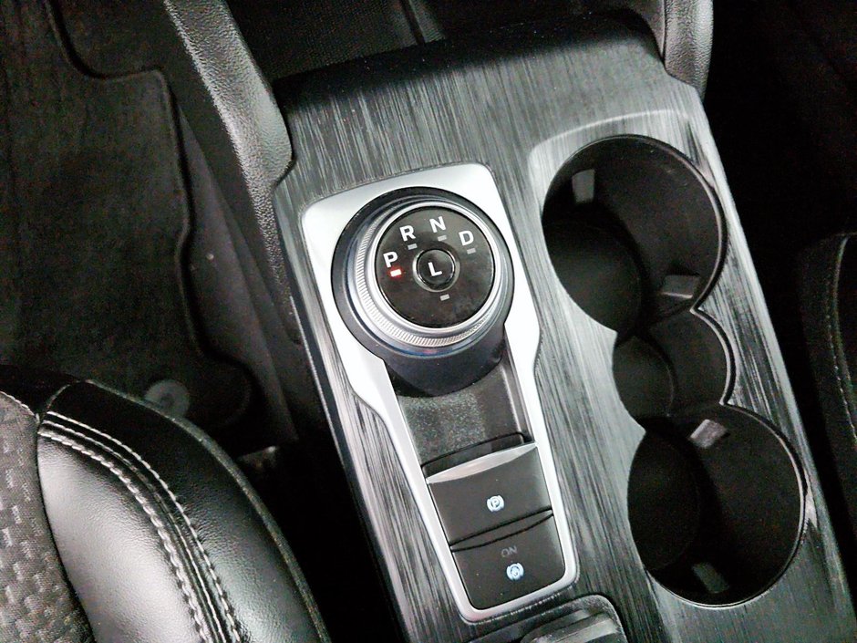 Ford Escape PHEV // ESCAPE // FORD 2023-14