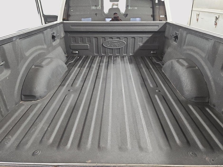 Ford F-150 LARIAT // DIESEL // TOIT PANO // NAVIGATIONRAMIQUE 2019-16