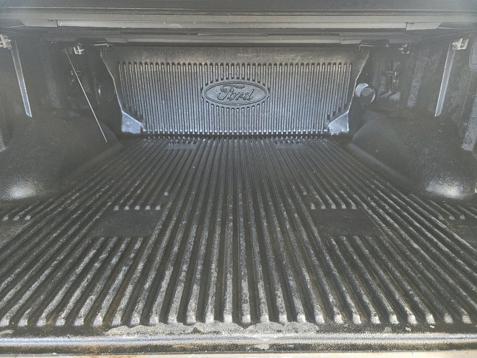 Ford F-150 LARIAT // 3.5 HYBRID // FX4 2022-16