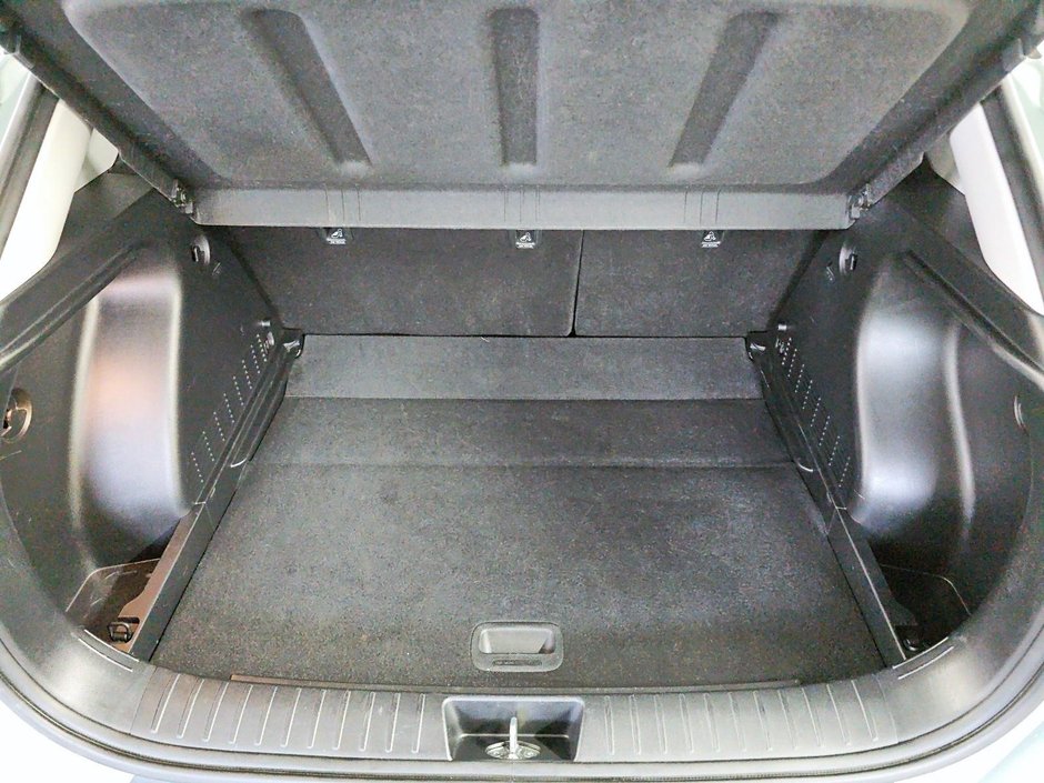Hyundai Kona PREFERRED // SEL // AWD 2024-5
