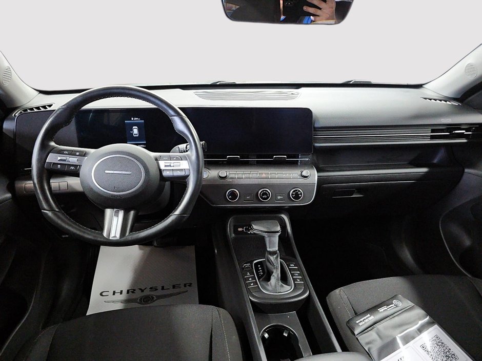 Hyundai Kona PREFERRED // SEL // AWD 2024-9