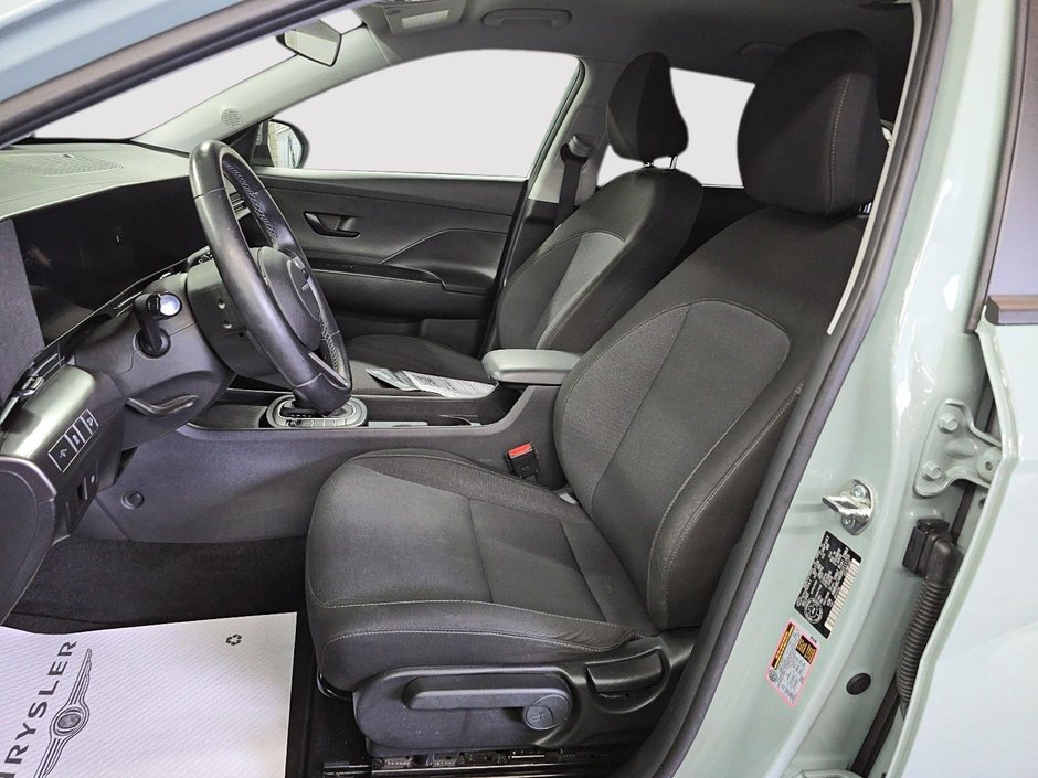 Hyundai Kona PREFERRED // SEL // AWD 2024-8
