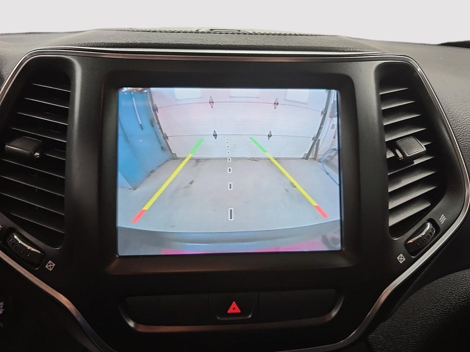 Jeep Cherokee NORTH 4X4 // V6 // TOIT PANORAMIQUE 2022-17