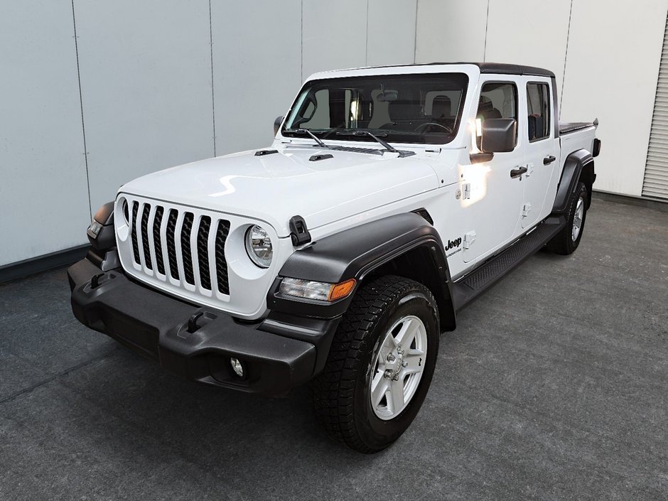 2020 Jeep Gladiator SPORT S // JEEP // GLADIATOR in Sherbrooke, Quebec