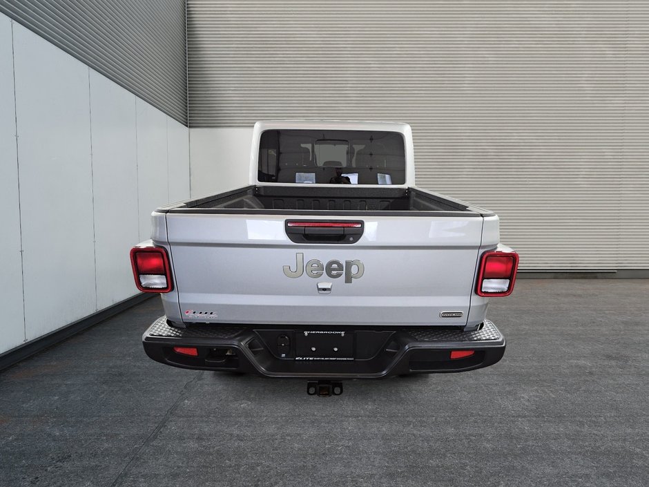 Jeep Gladiator OVERLAND // 4RM // V6 PENTASTAR 2023-2