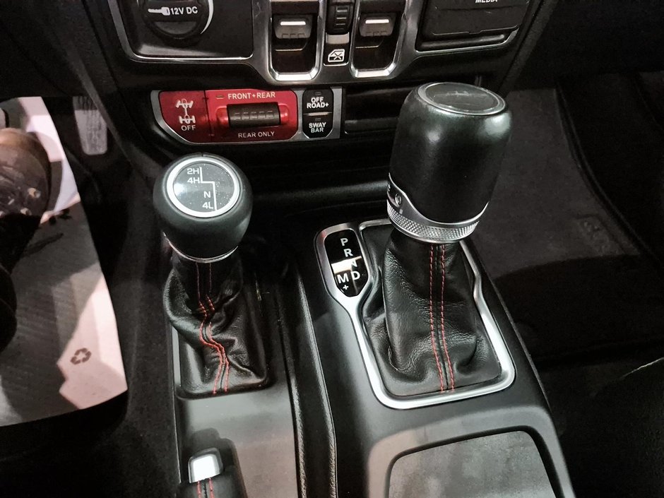 Jeep Gladiator RUBICON 4X4 // SIÈGES ET VOLANT CHAUFFANTS 2023-13