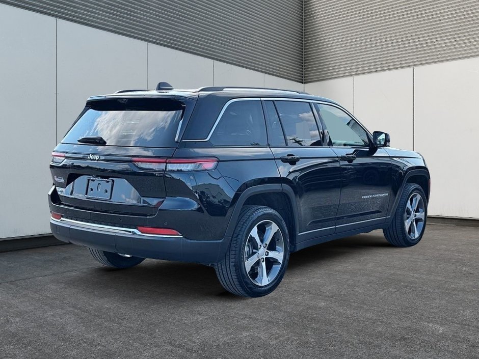 2022 Jeep Grand Cherokee 4xe DVD // CUIR // ECRANS PASSAGERS ARRIÈRES-4