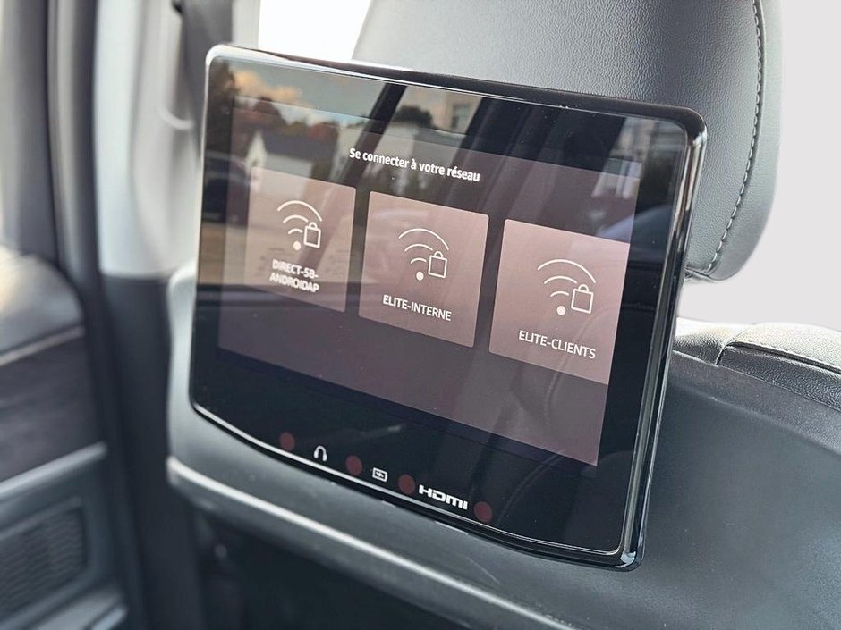 2022 Jeep Grand Cherokee 4xe DVD // CUIR // ECRANS PASSAGERS ARRIÈRES-11