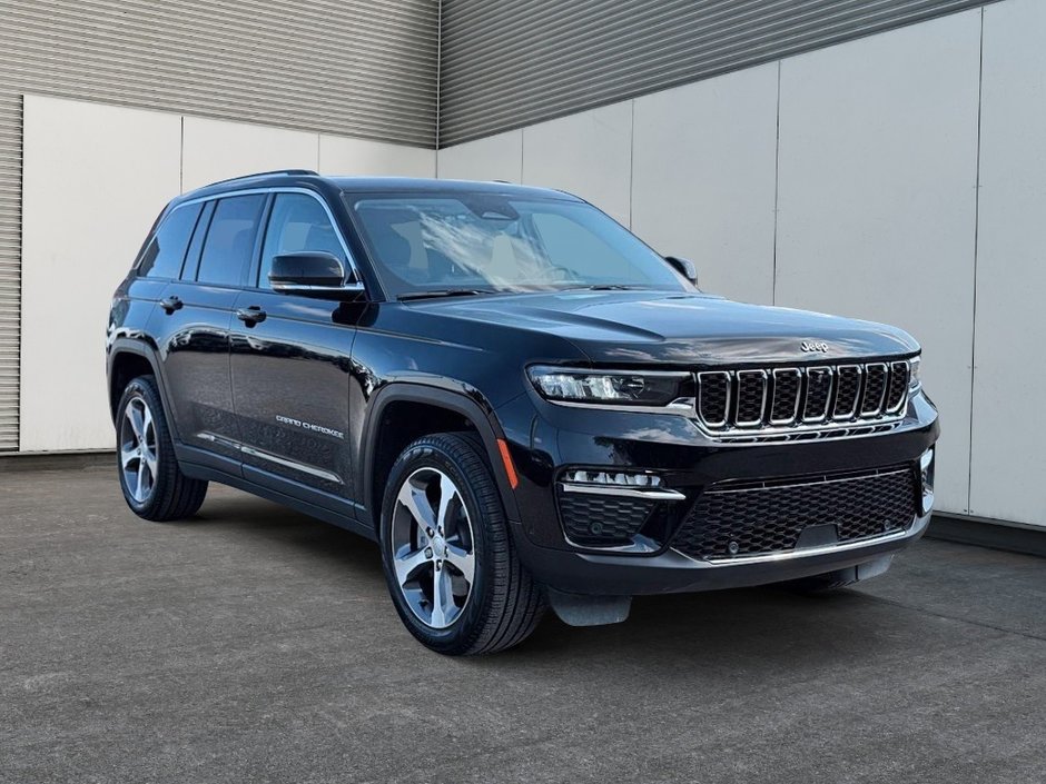 2022 Jeep Grand Cherokee 4xe DVD // CUIR // ECRANS PASSAGERS ARRIÈRES-1