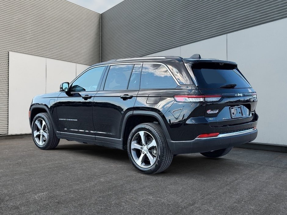 2022 Jeep Grand Cherokee 4xe DVD // CUIR // ECRANS PASSAGERS ARRIÈRES-3