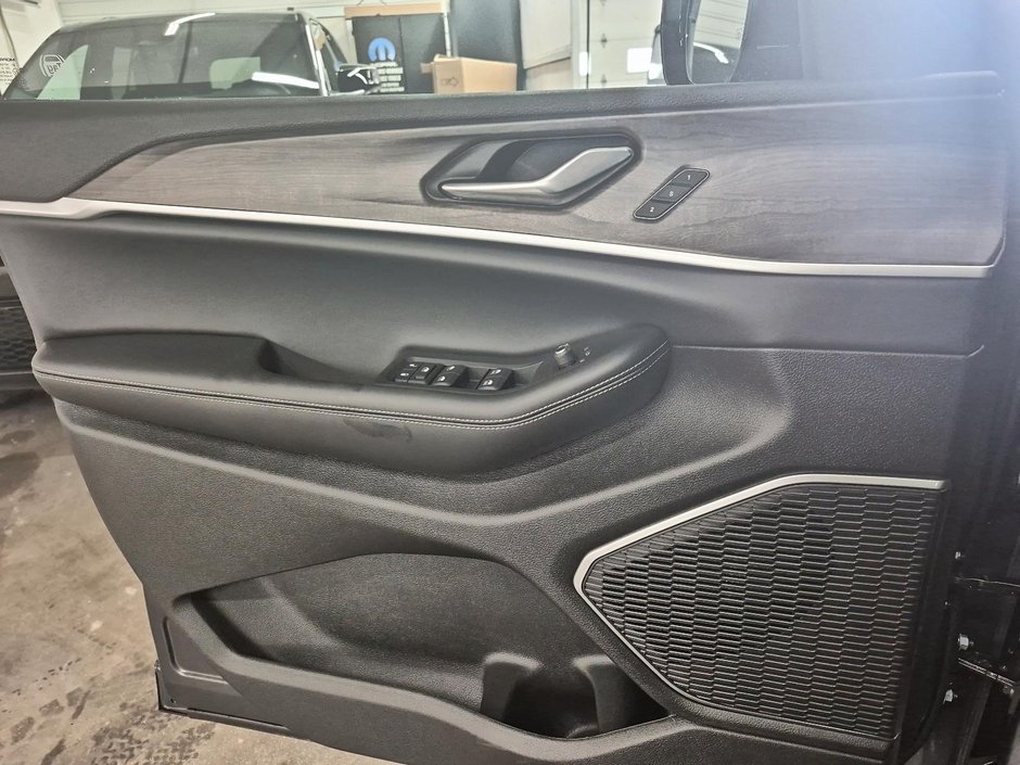 Jeep Grand Cherokee L LIMITED 2025-10