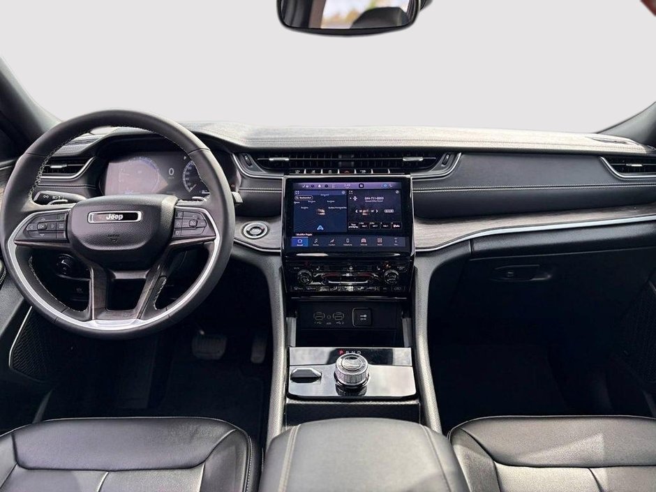 Jeep Grand Cherokee LIMITED 4X4 // TOIT PANORAMIQUE 2024-8