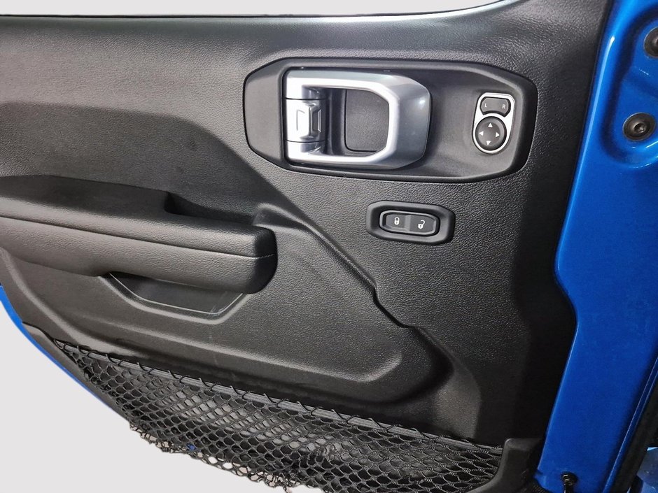 2023 Jeep Wrangler 4-Door WILLYS-9
