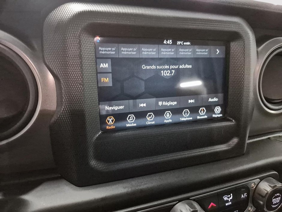 2023 Jeep Wrangler 4-Door WILLYS-16