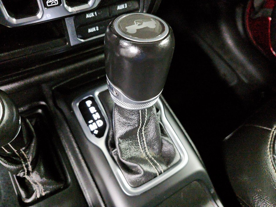 2022 Jeep Wrangler 4xe Unlimited Sahara DEUX TOITS INCLUS-14