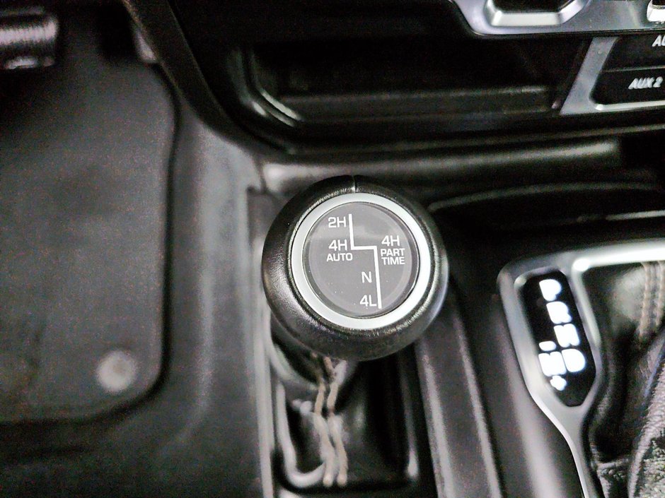 2022 Jeep Wrangler 4xe Unlimited Sahara DEUX TOITS INCLUS-15