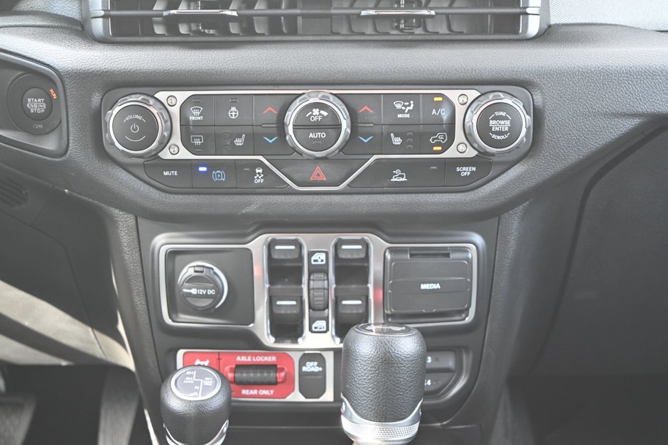 Jeep Wrangler 4xe WILLYS 2024-15