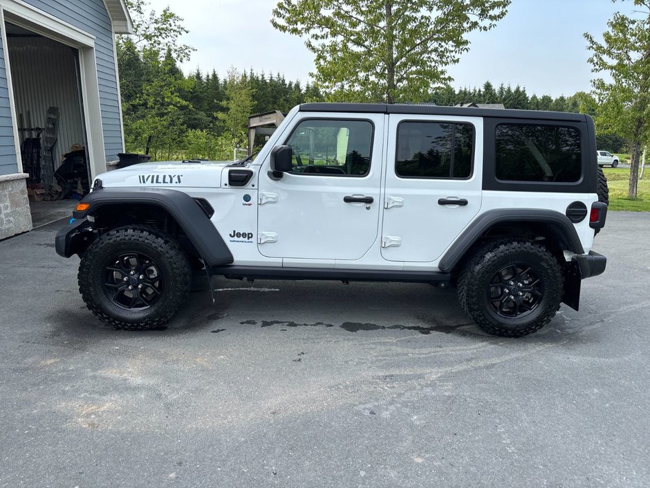 2024 Jeep Wrangler 4xe WILLYS 4X4 // HYBRIDE // DEUX TOITS-5