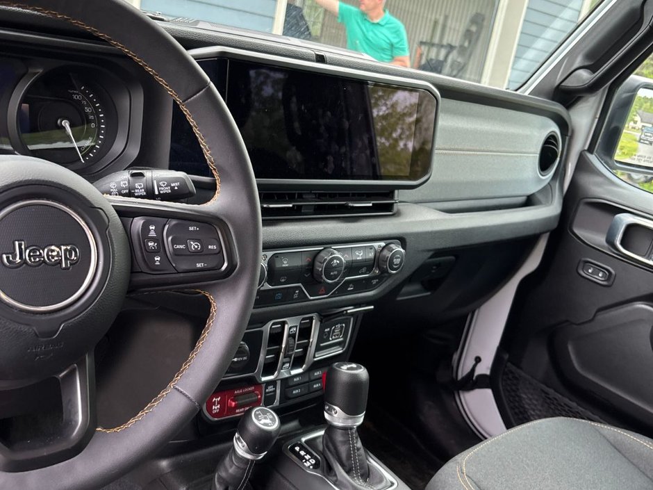 2024 Jeep Wrangler 4xe WILLYS 4X4 // HYBRIDE // DEUX TOITS-4