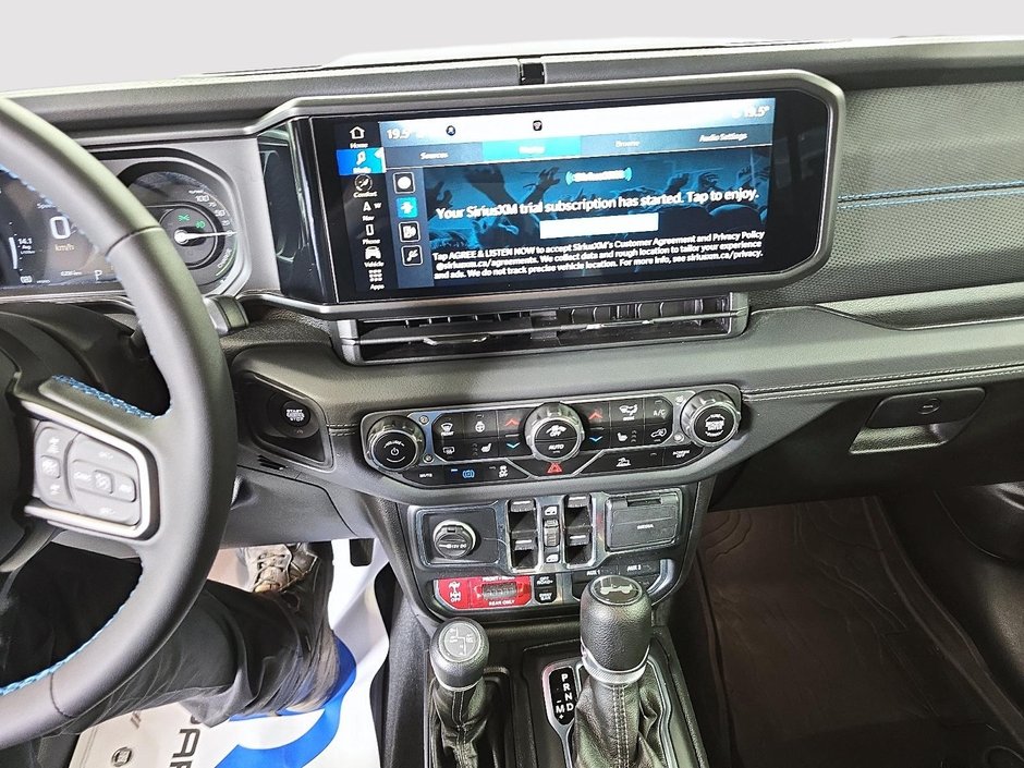 Jeep Wrangler 4xe RUBICON 4XE // SKY ONE-TOUCH // WINCH 2024-18