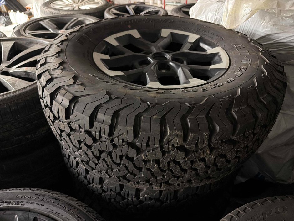 Jeep Wrangler 4xe RUBICON 4XE 4X4 // 2 ENS ROUES 2024-1