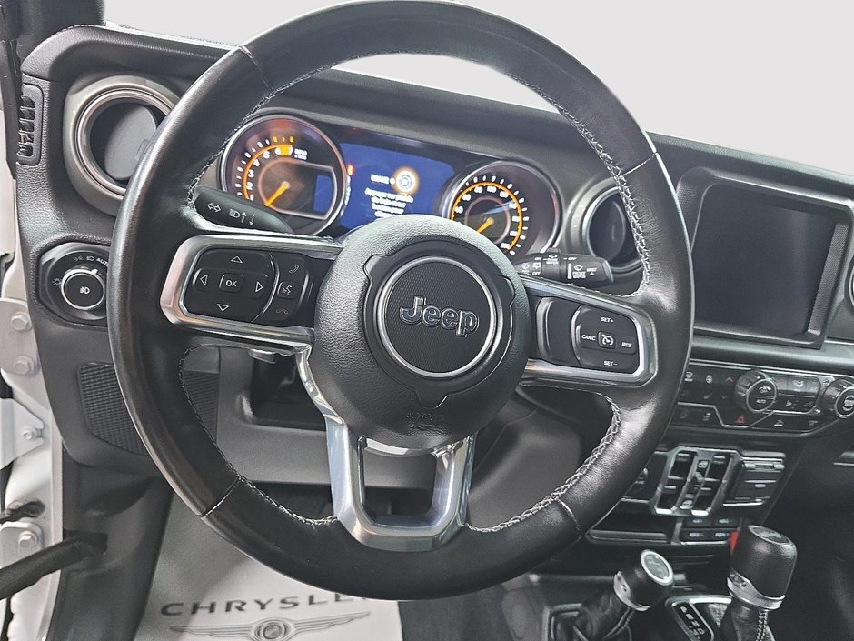 Jeep Wrangler SAHARA // JEEP // V6 2023-11