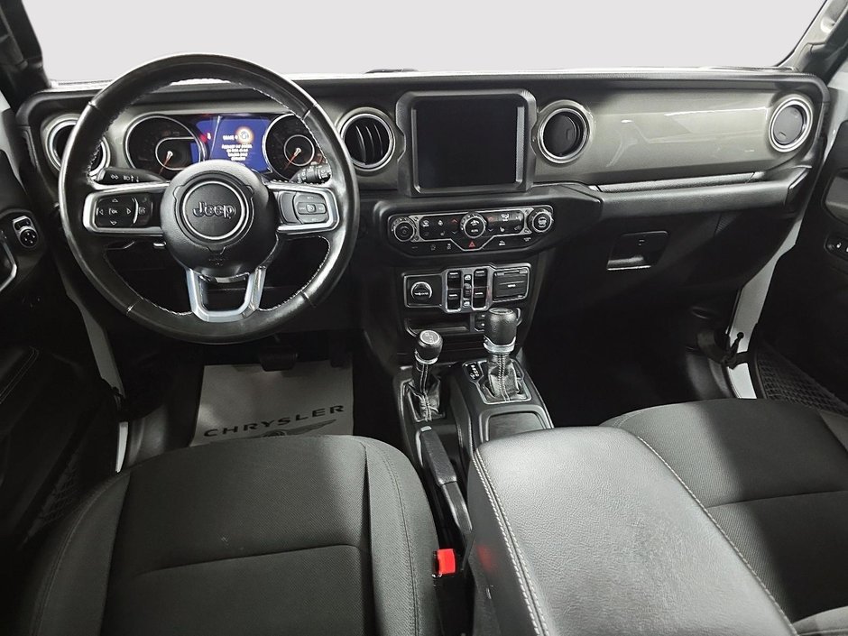 Jeep Wrangler SAHARA // JEEP // V6 2023-9