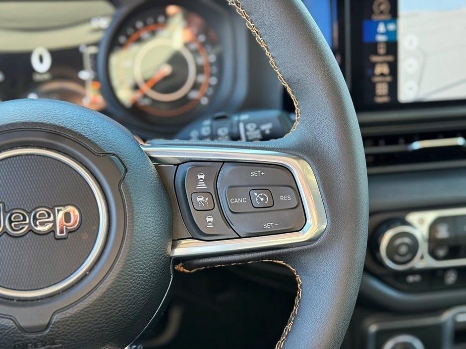 2024 Jeep Wrangler SAHARA 4X4 // TEMPS FROID // 2 TOITS-9