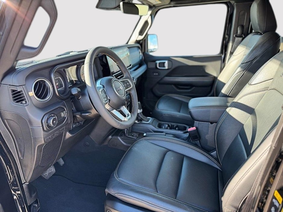 2024 Jeep Wrangler SAHARA 4X4 // TEMPS FROID // 2 TOITS-5