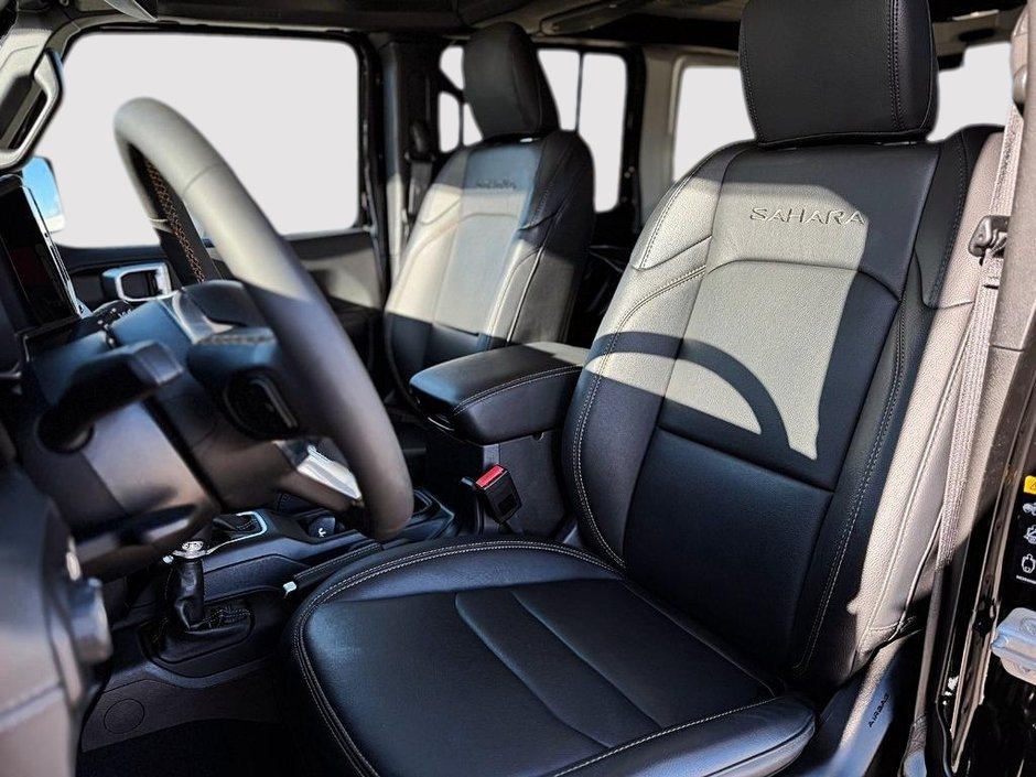 2024 Jeep Wrangler SAHARA 4X4 // TEMPS FROID // 2 TOITS-6