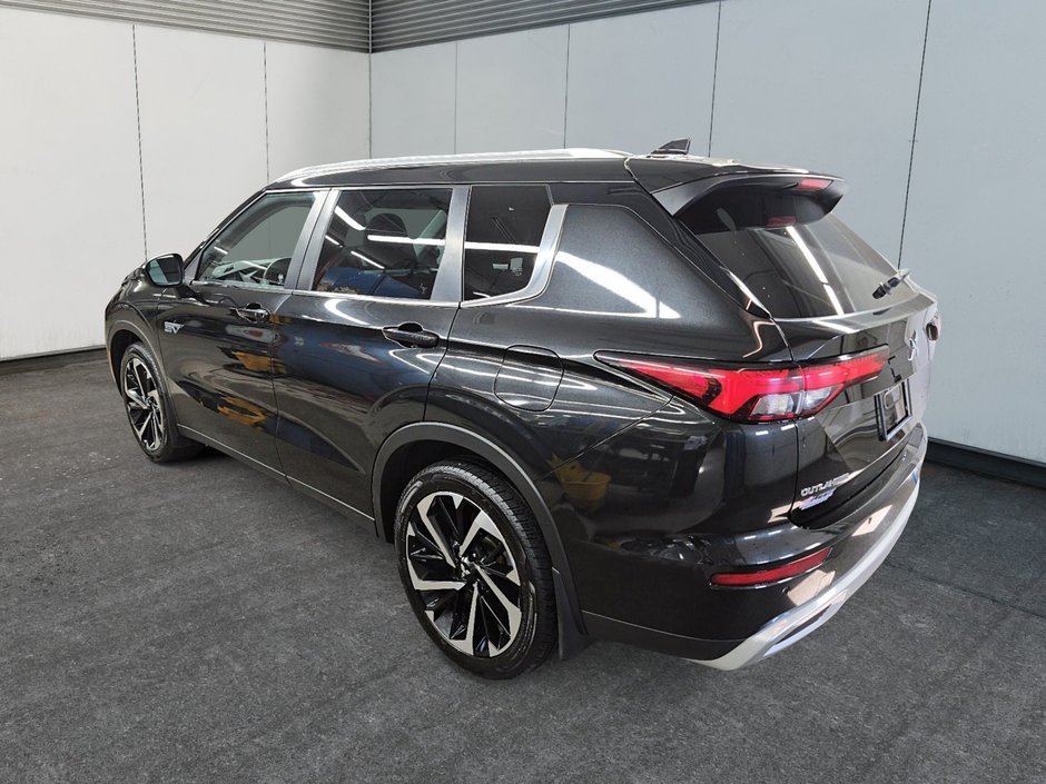 2023 Mitsubishi Outlander PHEV SEL // OUTLANDER // PHEV-3