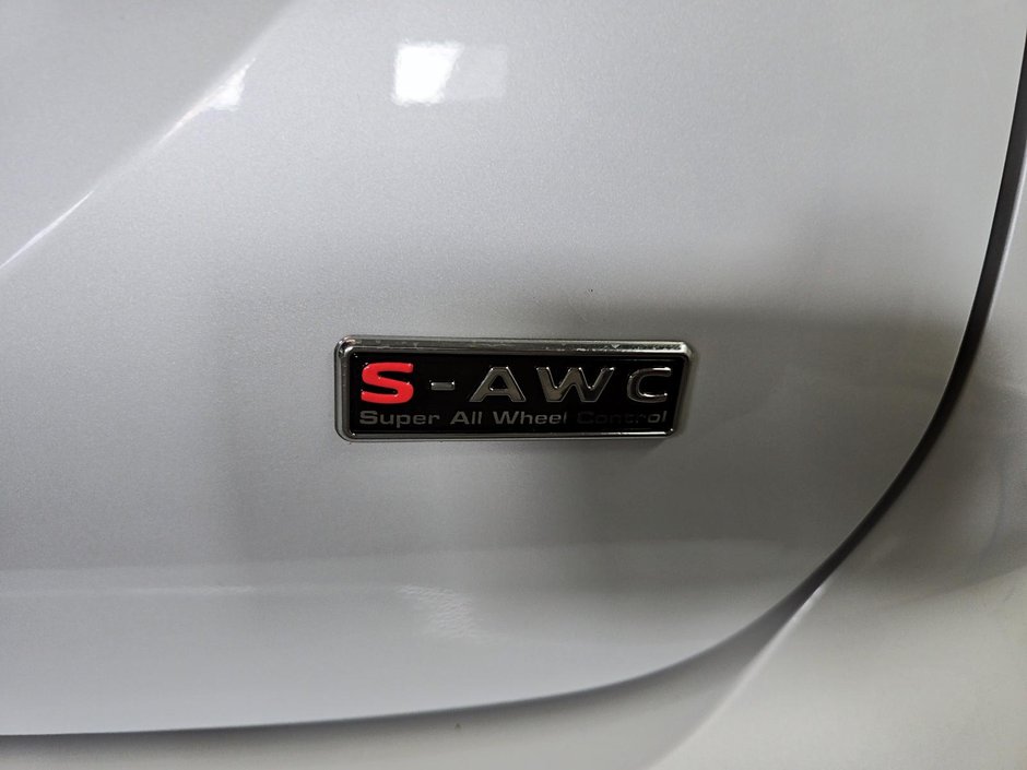 2023 Mitsubishi Outlander ES // S-AWD // 2.5L-15