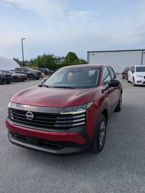 2025 Nissan Kicks S // VUS // TRACTION INTÉGRALE in Sherbrooke, Quebec
