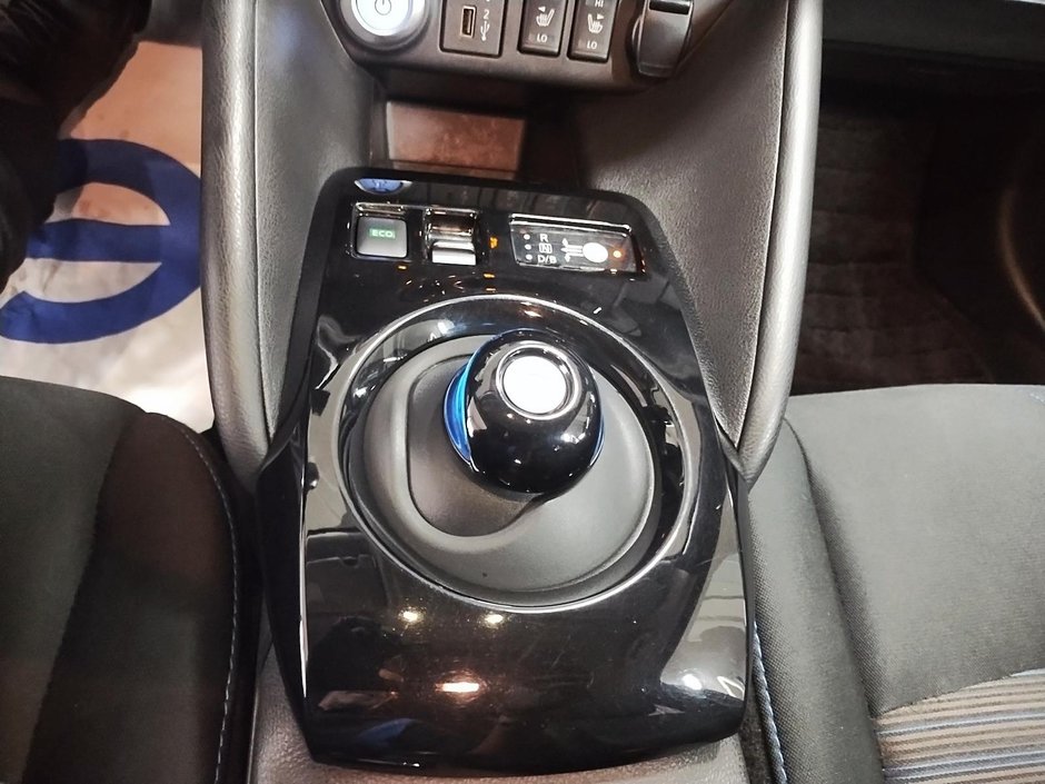 Nissan Leaf SV 40KW/H 2020-14