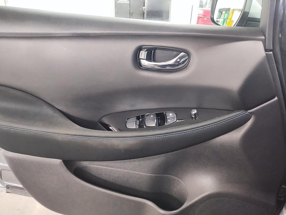 Nissan Leaf SV 40KW/H 2020-10
