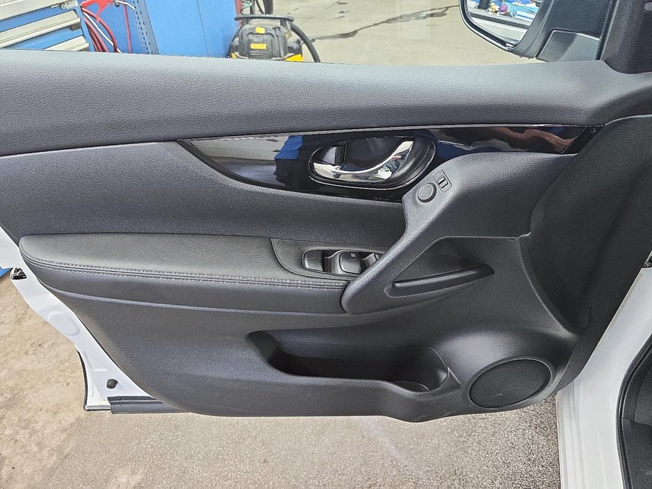 2023 Nissan Qashqai SV AWD // TOIT OUVRANT // SIÈGES CHAUFFANTS-10
