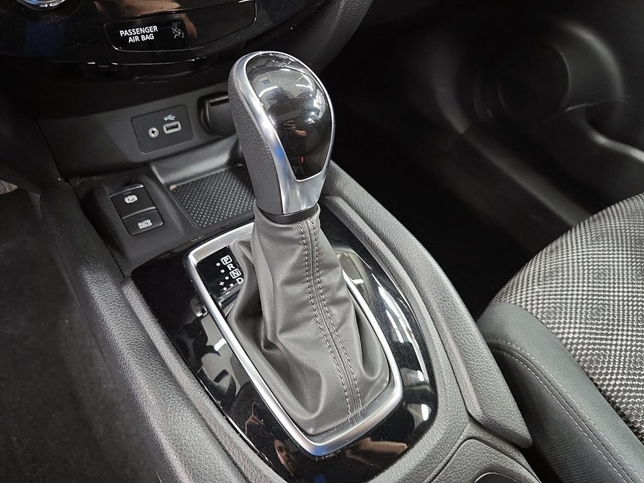 2023 Nissan Qashqai SV AWD // TOIT OUVRANT // SIÈGES CHAUFFANTS-14