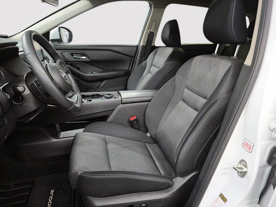 Nissan Rogue SV // AWD // CVT 2024-8