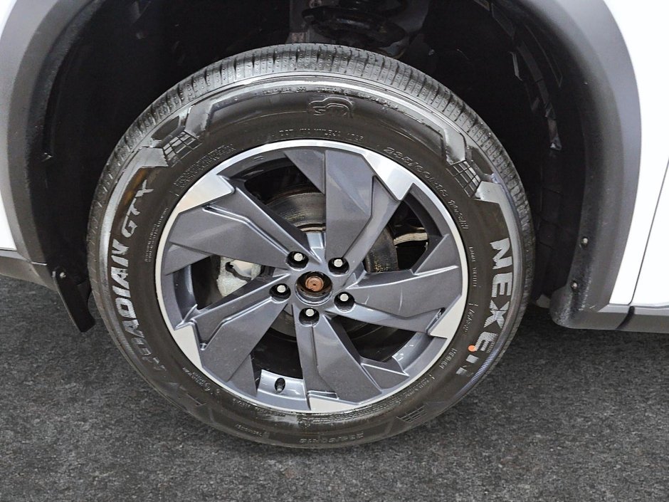 Nissan Rogue SV // AWD // CVT 2024-6