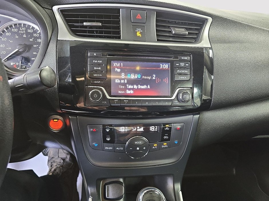 Nissan Sentra SV // TOIT // SIÈGES CHAUFFANTS 2018-17