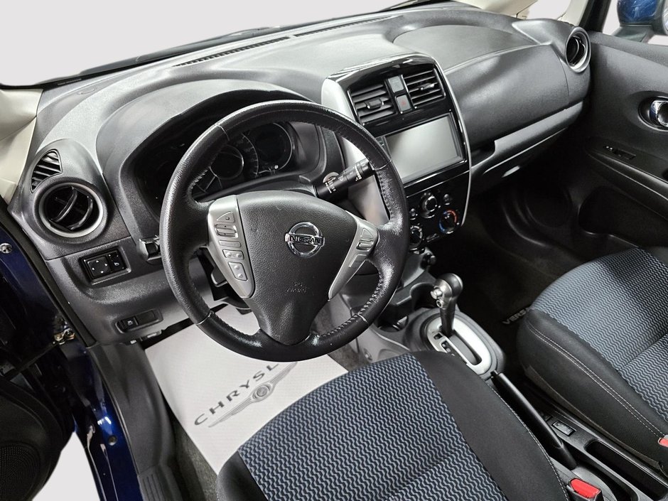2019 Nissan Versa Note SV // HATCHBACK // ECONOMQIUE-7