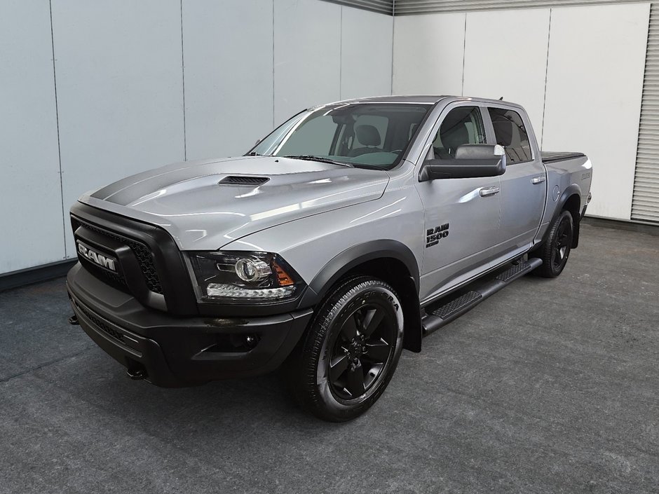 2019 Ram 1500 Classic WARLOCK 4X4 CREW CAB // V6 // TOUT ÉQUIPÉ in Sherbrooke, Quebec