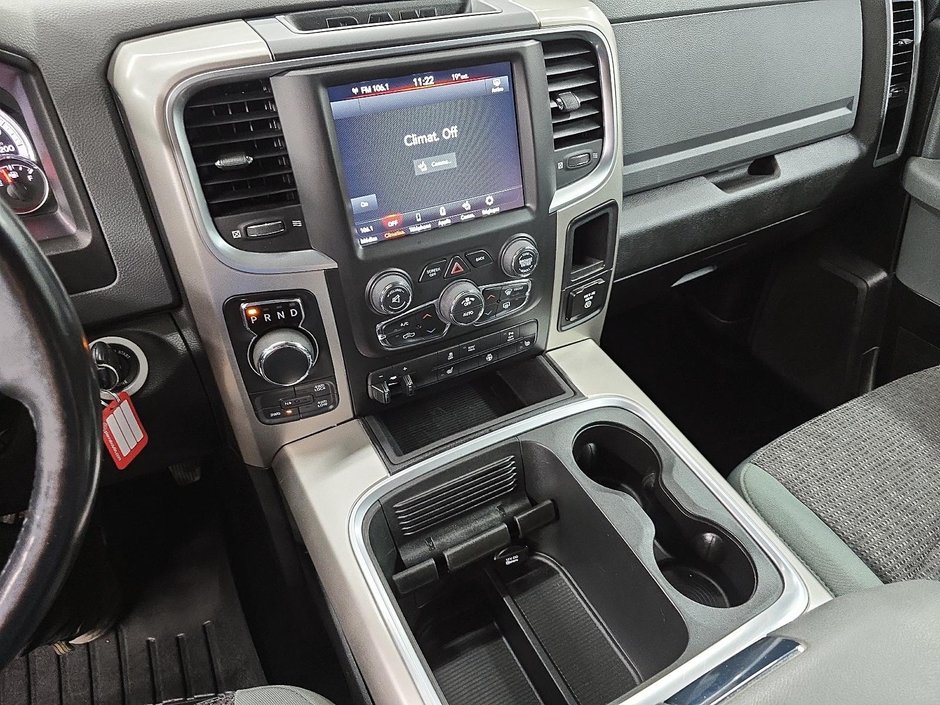 Ram 1500 Classic WARLOCK 4X4 CREW CAB // V8 // TOUT ÉQUIPÉ 2019-18
