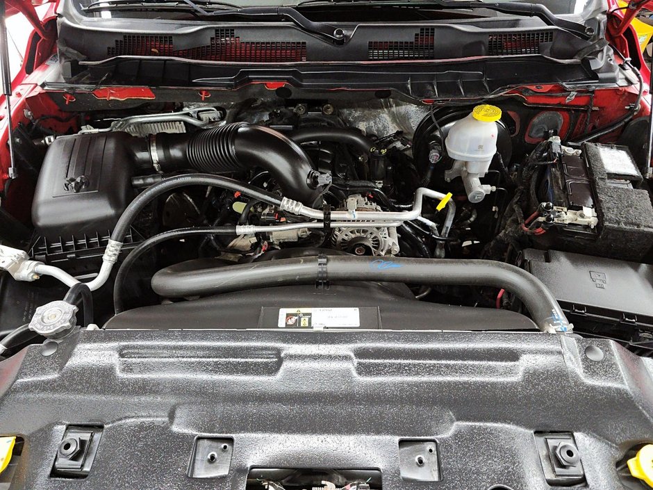 Ram 1500 Classic EXPRESS // RAM 1500 // CREW CAB 2020-7