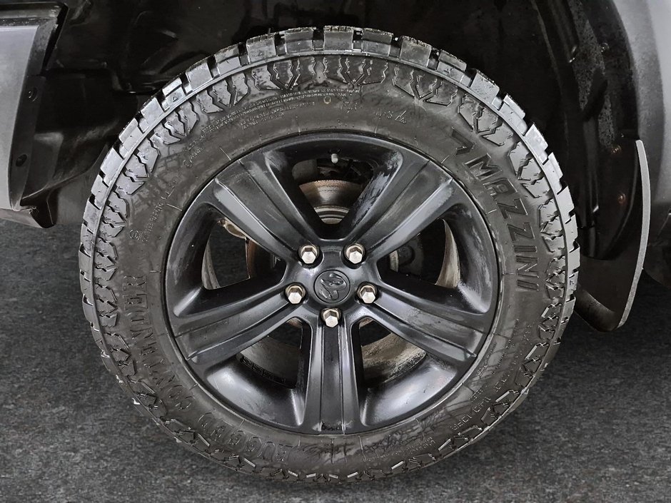 2021 Ram 1500 Classic WARLOCK / HEMI / V8-6