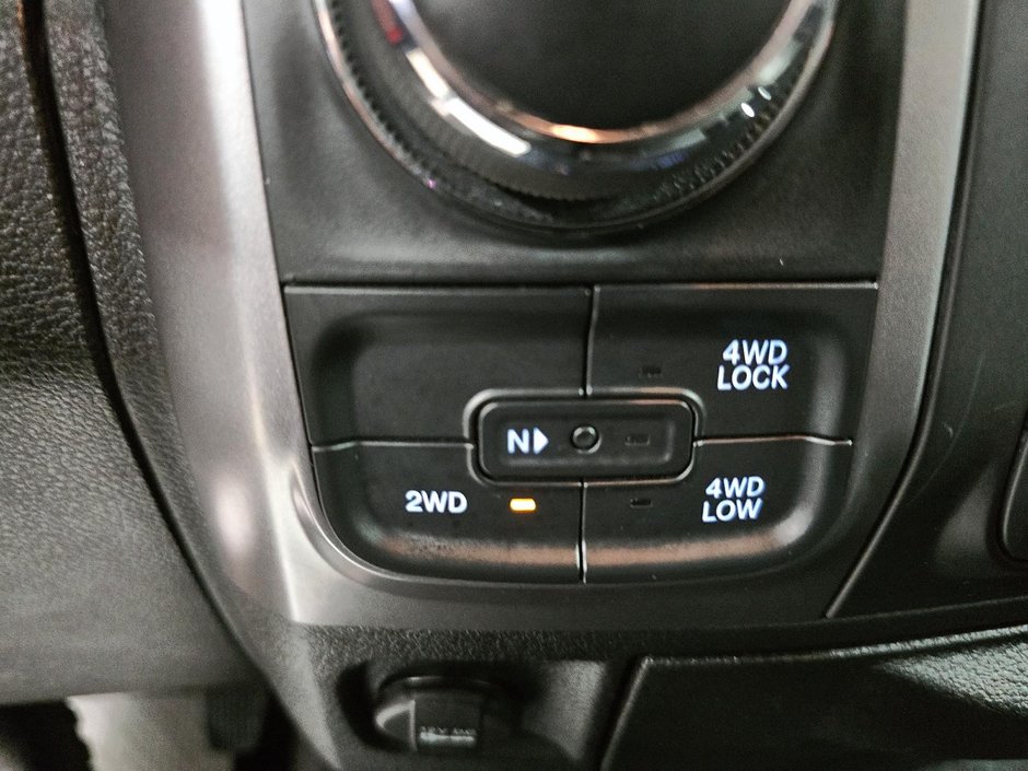 2021 Ram 1500 Classic WARLOCK // PENTASTAR-15