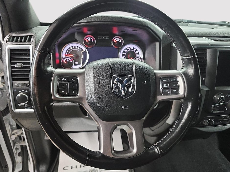 2021 Ram 1500 Classic WARLOCK // PENTASTAR-11