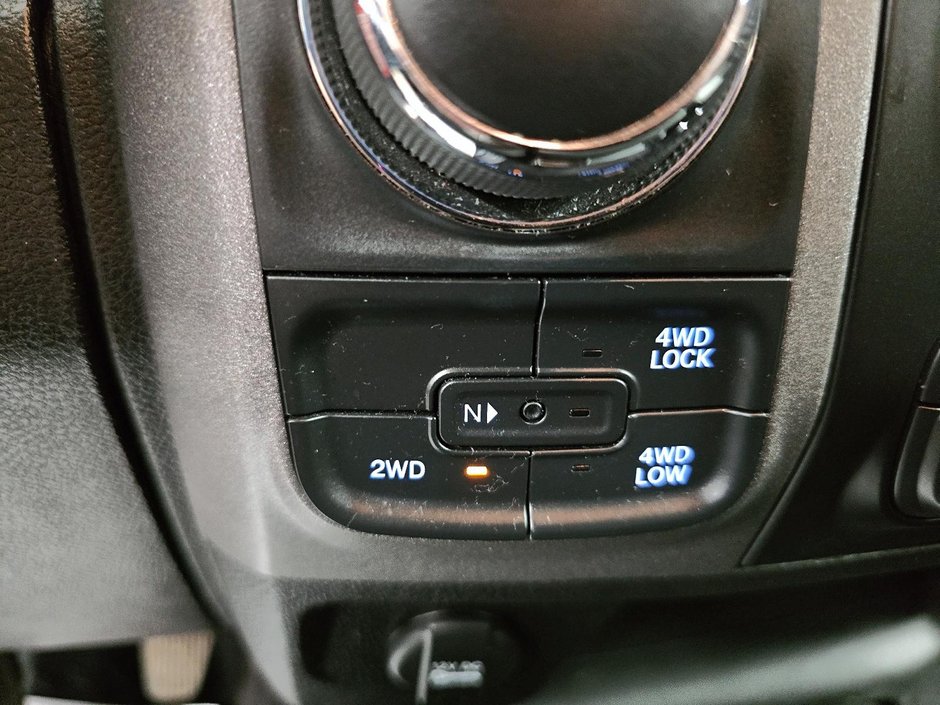 2022 Ram 1500 Classic EXPRESS 4X4 CREW CAB NIGHT EDITION // PLAN OR 434S-15